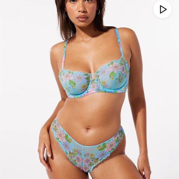 SavageXFenty-Mod Poppy Unlined Lace Balconette Bra & Lace Brazilian Panty (set) - Picture 2 of 10